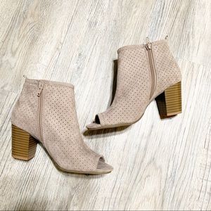 Old navy taupe peep toe heel booties